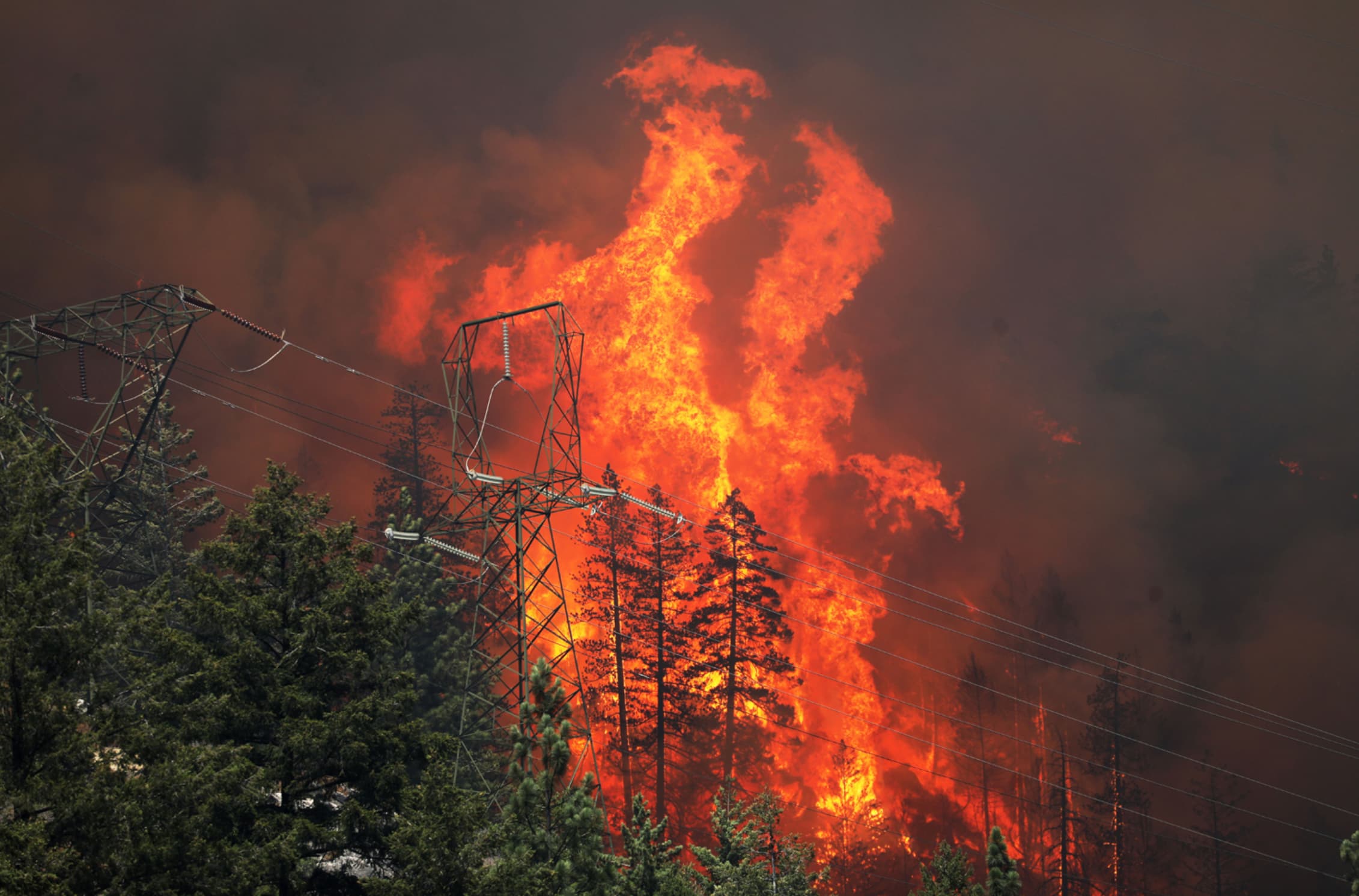 28 Disastrous Photos of the California Wildfires